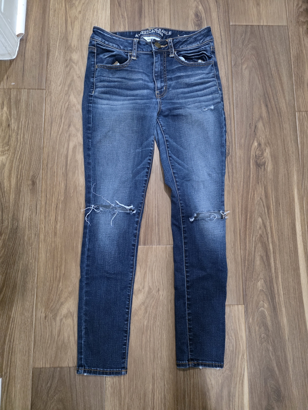 American Eagle Outfitters Women's Dark Blue Distressed Skinny Jeans